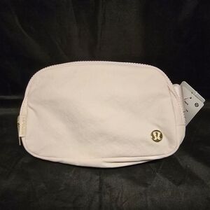 NWT Lululemon Athletica Mini Bag in Blissful Light Pink
